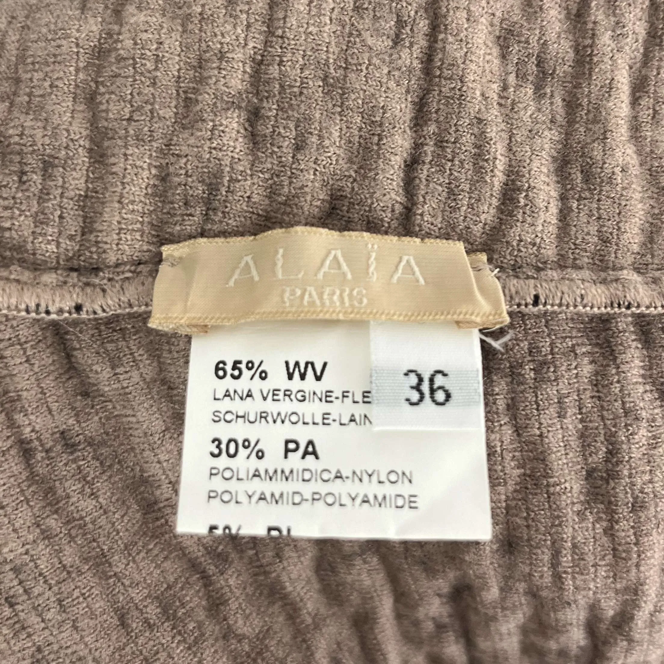 Alaia £1670 Black & Blush Crochet Knit Cropped Cardigan XXS