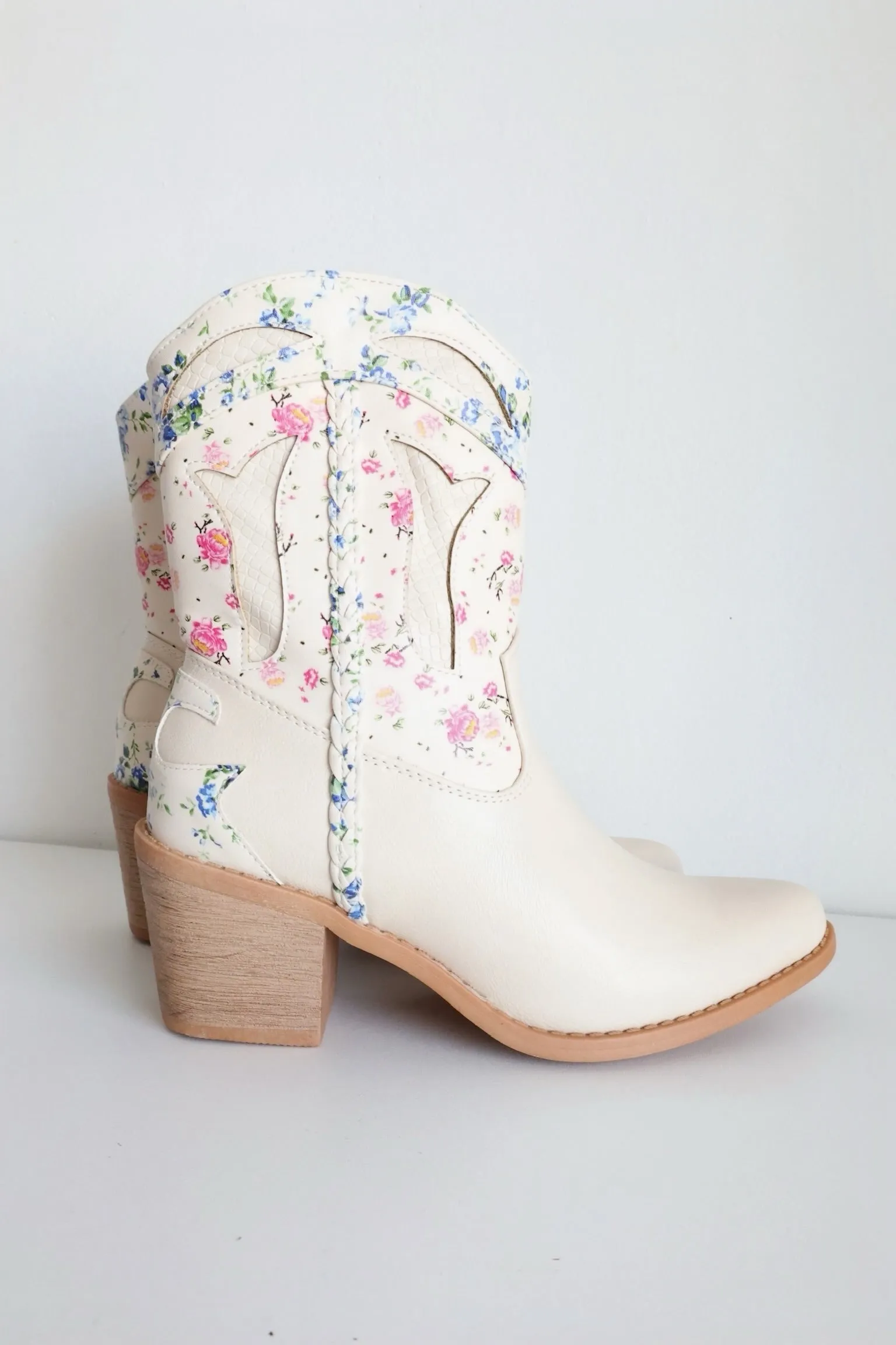 Flora Boot