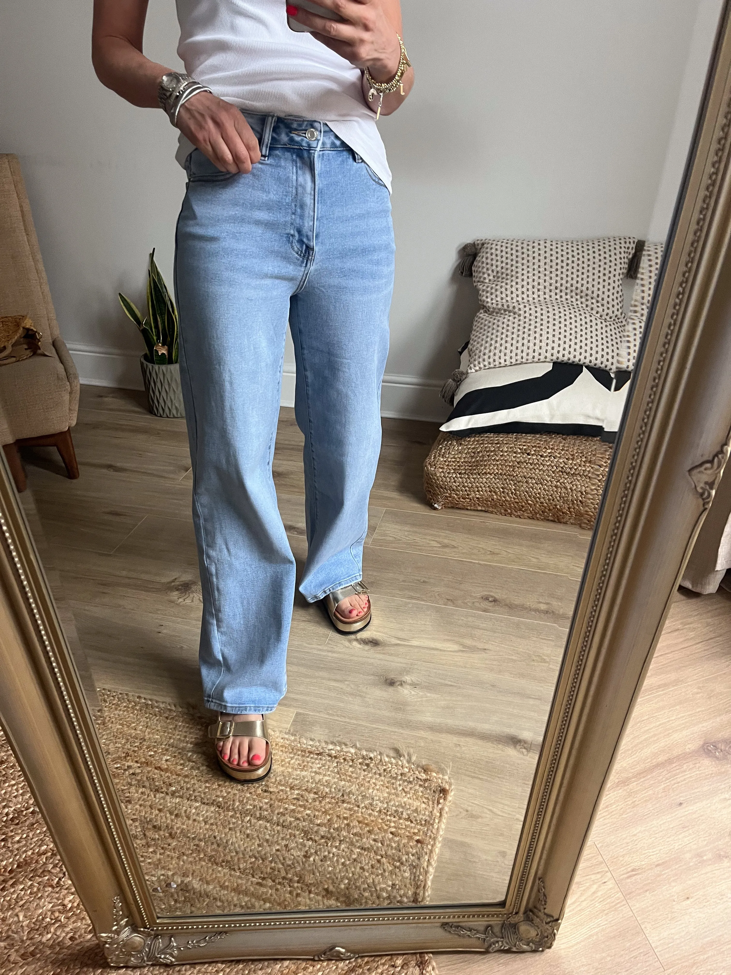 Mid Rise Wide Leg Dad Jeans